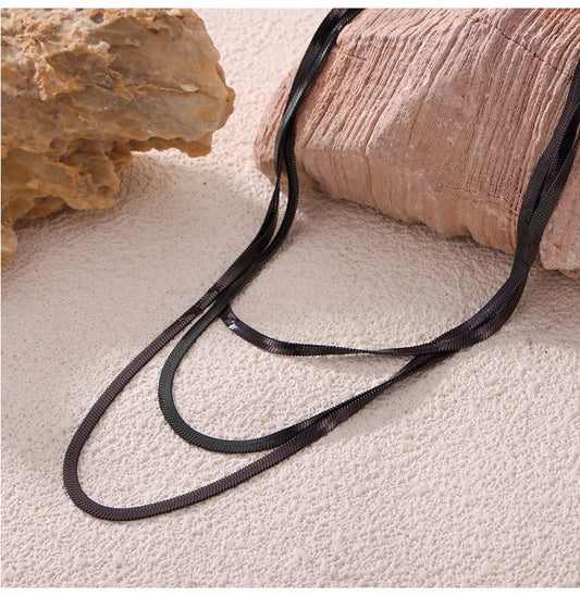 The Minimalist Black Muse Necklace